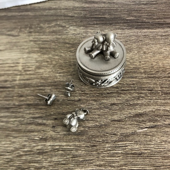 Vtg Pewter Bear Trinket Box with Earrings and Pendant - Picture 9 of 13